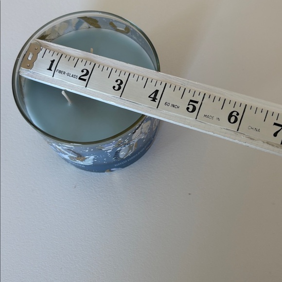 NWT Bath and Body Works White Barn Winter 3 Wick Candle with Box Cozy Blue Snow - Picture 9 of 10